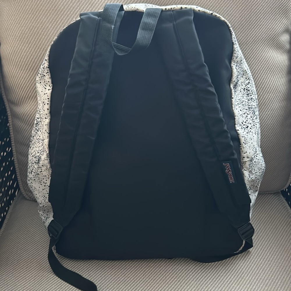 Jansport backpack. In good condition. - Picture 2 of 5